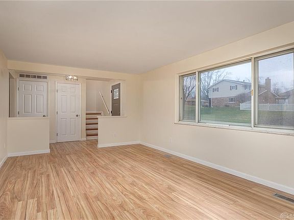5th image of 7249 Charnwood Dr
