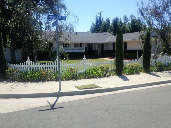 5th image of 247 Sherwood Pl