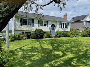 261 Mail Coach Rd, Portsmouth, RI 02871