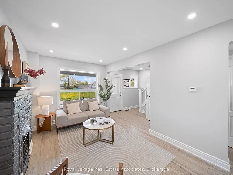 305 Weir St N #UPPER — Photo 5