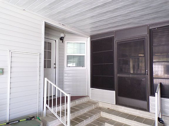 3rd image of 1418 Deverly Dr #442