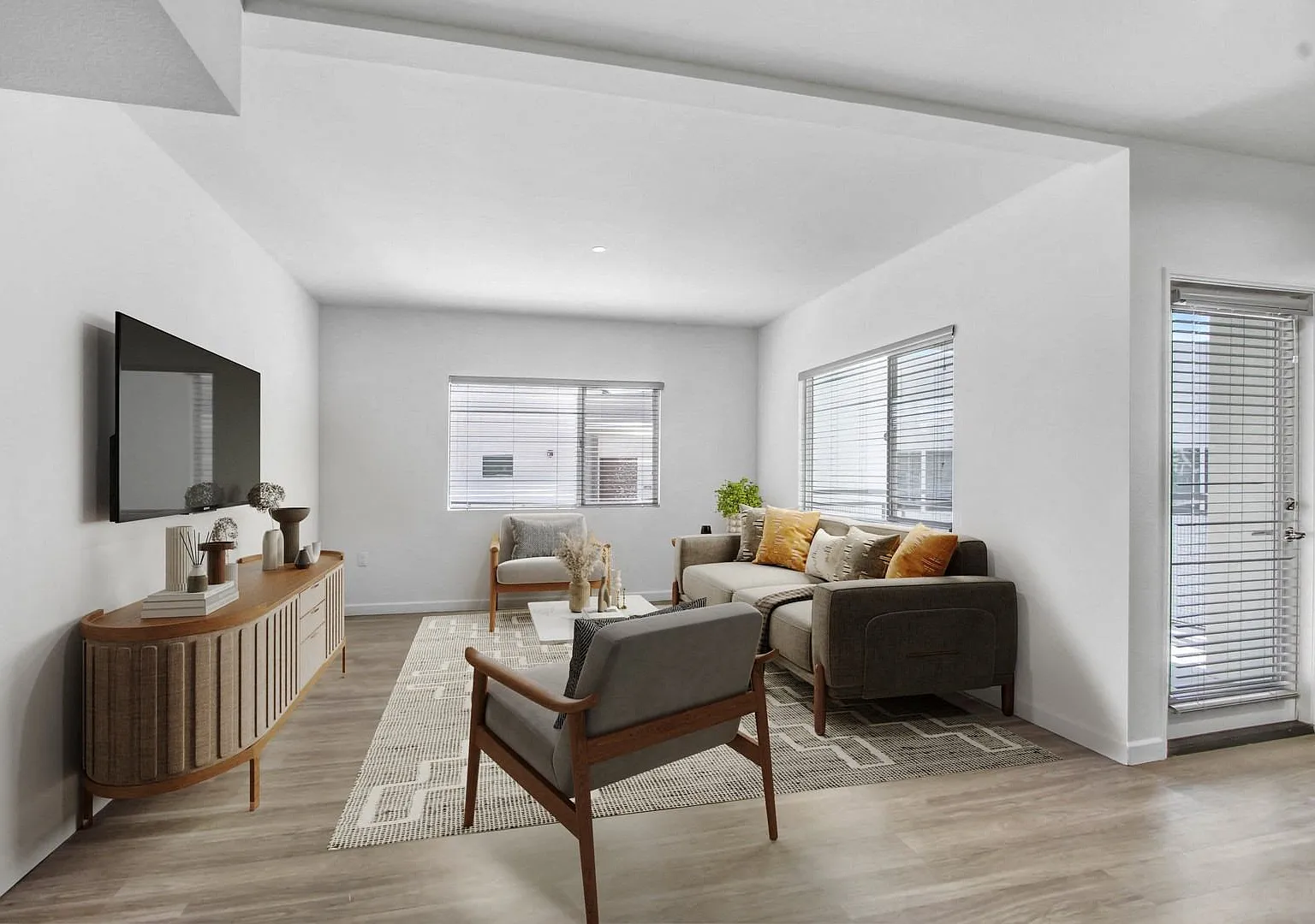 Citron Apartments — Photo 2