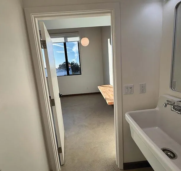 330 W Bonita Ave #2 — Photo 16