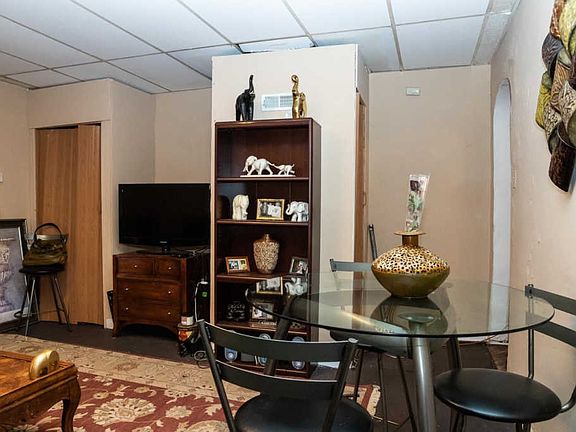 5th image of 3302-3304 Salena St