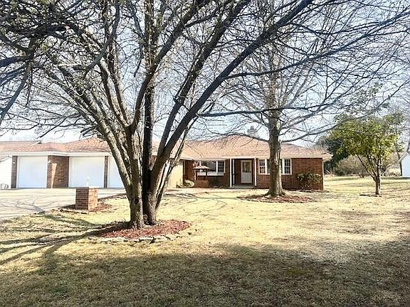 3rd image of 216 Deano Road