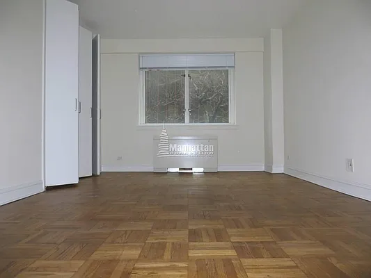 Rented by Manhattan Connection | media 27