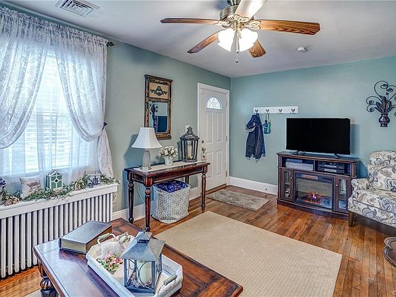 5th image of 2504 Parkside Ave