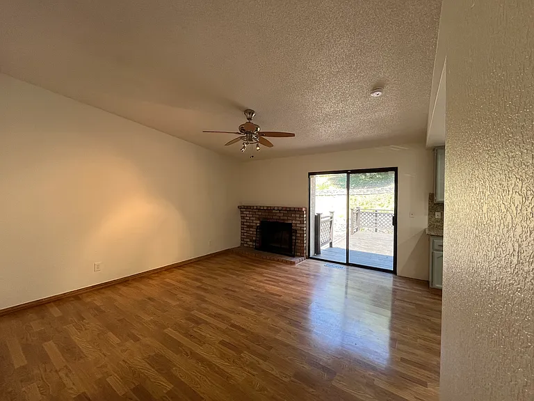270 Riverview Dr — Photo 10