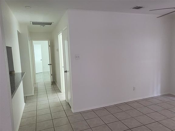 3rd image of 10314 Sommerville Ave