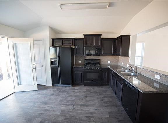 4th image of 706 Mitchell Dr