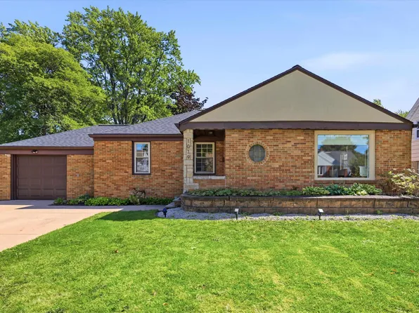 1019 Redwood Dr, Green Bay, WI 54304
