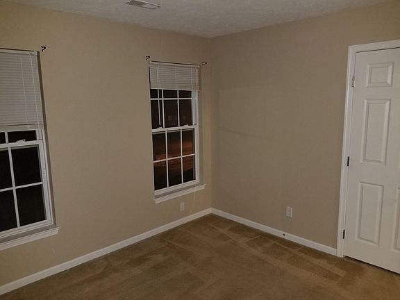 3rd image of 943 Tradewinds Cv Unit B
