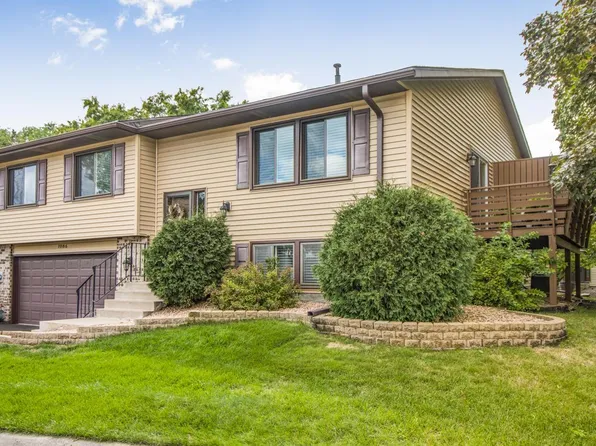 1086 122nd Ave NE, Blaine, MN 55434