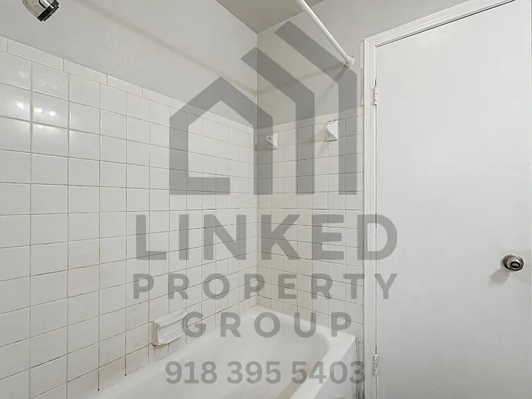 Evanston Apartments — Photo 32