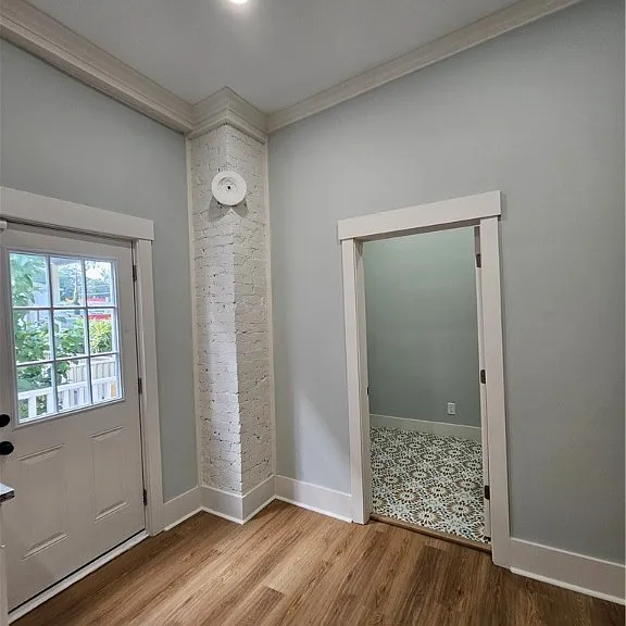 521 W 38th St — Photo 36