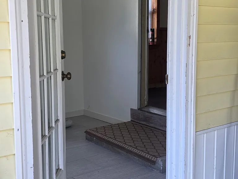 17 Westminster Park — Photo 2
