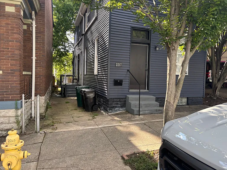 Victor St — Photo 1