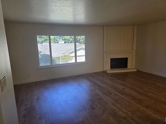 3rd image of 22 Havenridge Ct
