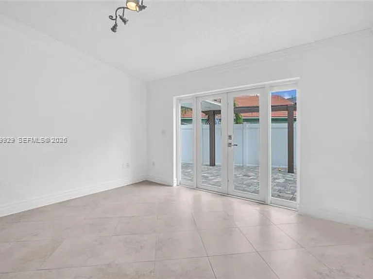 15715 SW 76th Ter — Photo 19