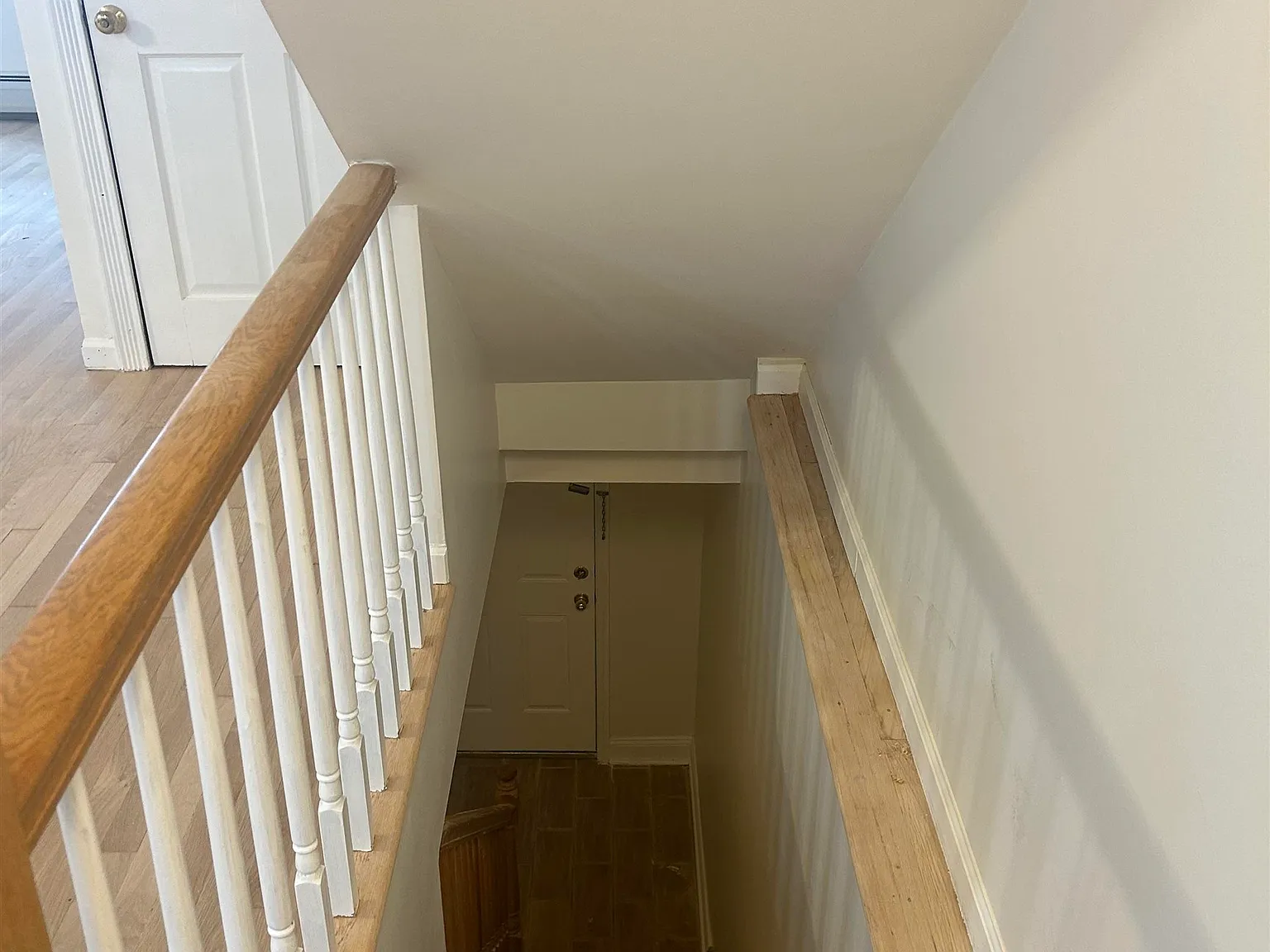 2 bed, 2.0 bath, 1650 sqft, $4,850 — Photo 3