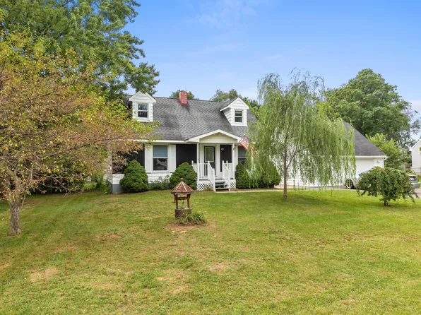 4121 Joan Dr, Dorr, MI 49323