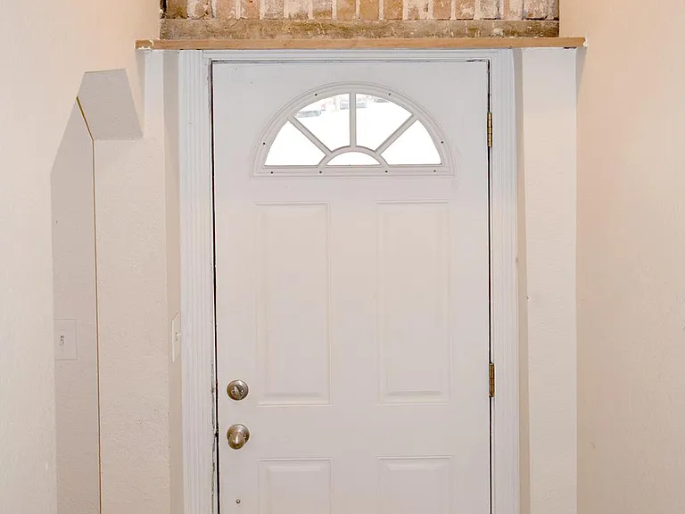 2532 N Clay St — Photo 18