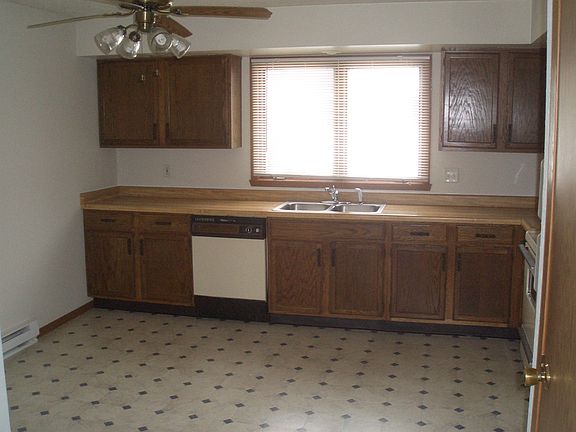 3rd image of 3809 Thyme Dr APT 2