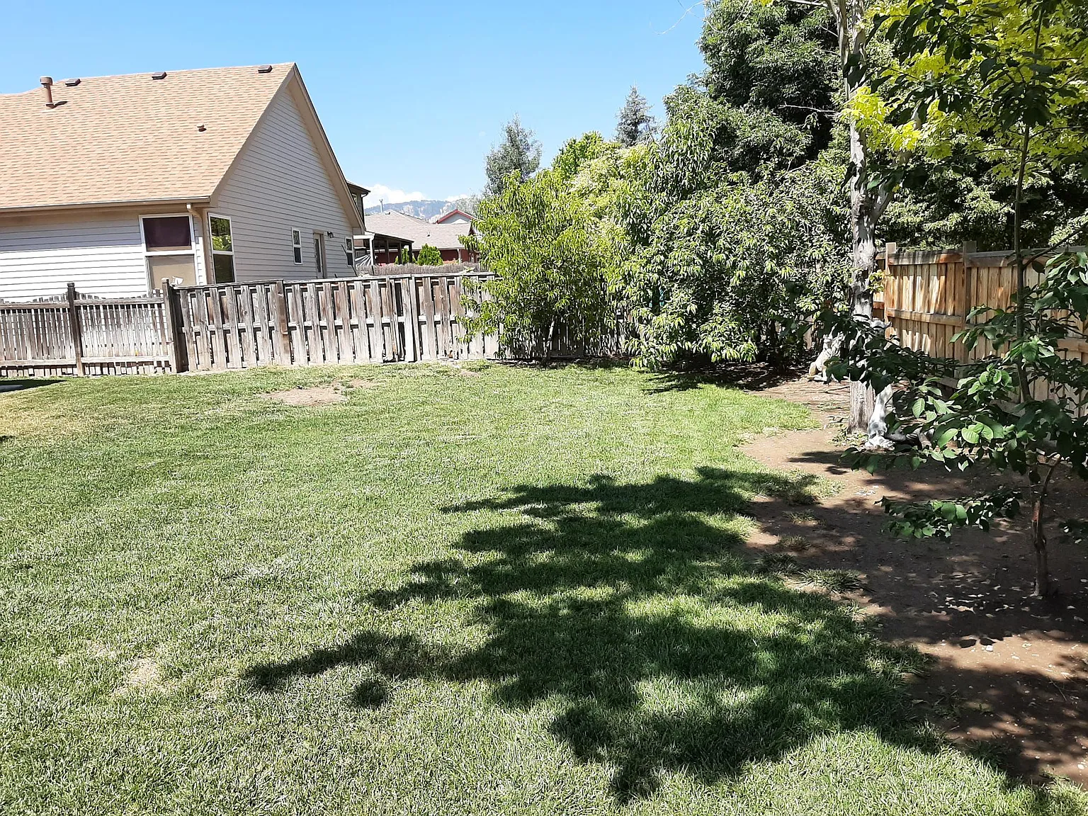4 bed, 3.5 bath, 2200 sqft, $3,200 — Photo 2