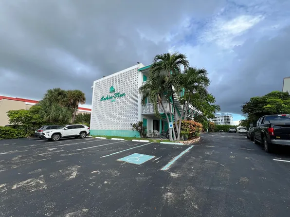131 Shore Ct #B4, North Palm Beach, FL 33408