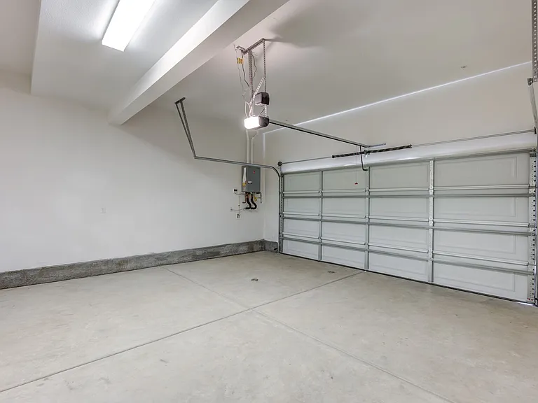 Calista Luxury Townhomes — Photo 14