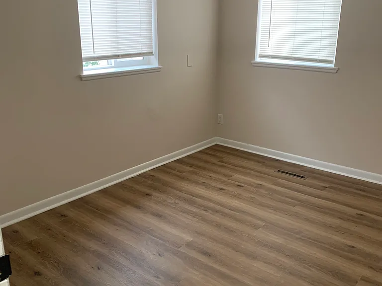 1108 Alford St — Photo 6