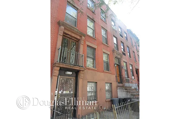 Sold by Douglas Elliman | media 15