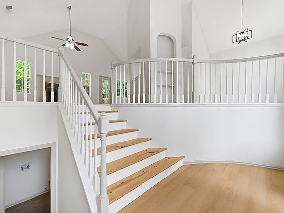 2nd image of 1414 Paddocks Way