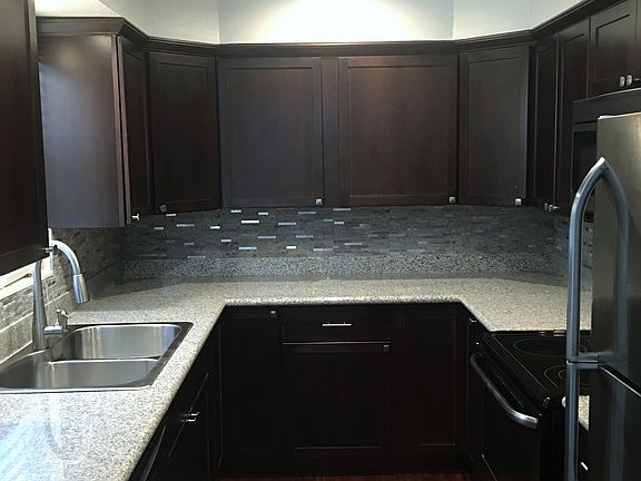 5th image of 3065 Blue Star Ave