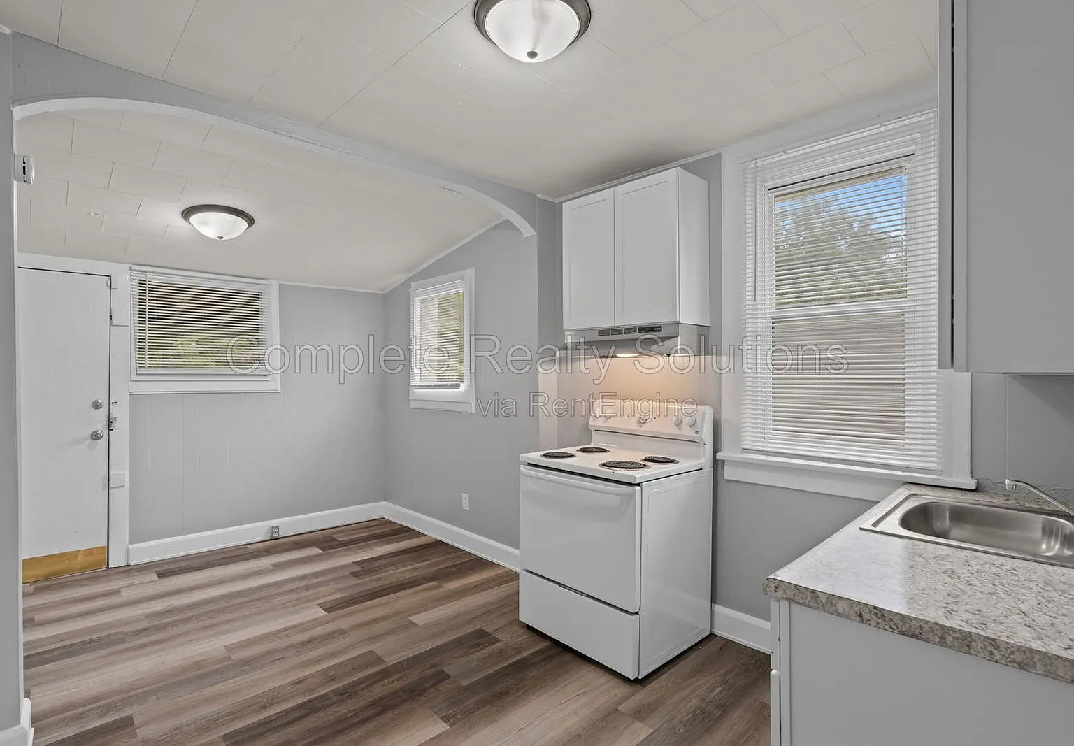 2 bed, 1.0 bath, 680 sqft, $1,100 — Photo 3