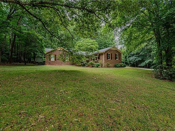 2nd image of 2603 Crescent Hill Dr