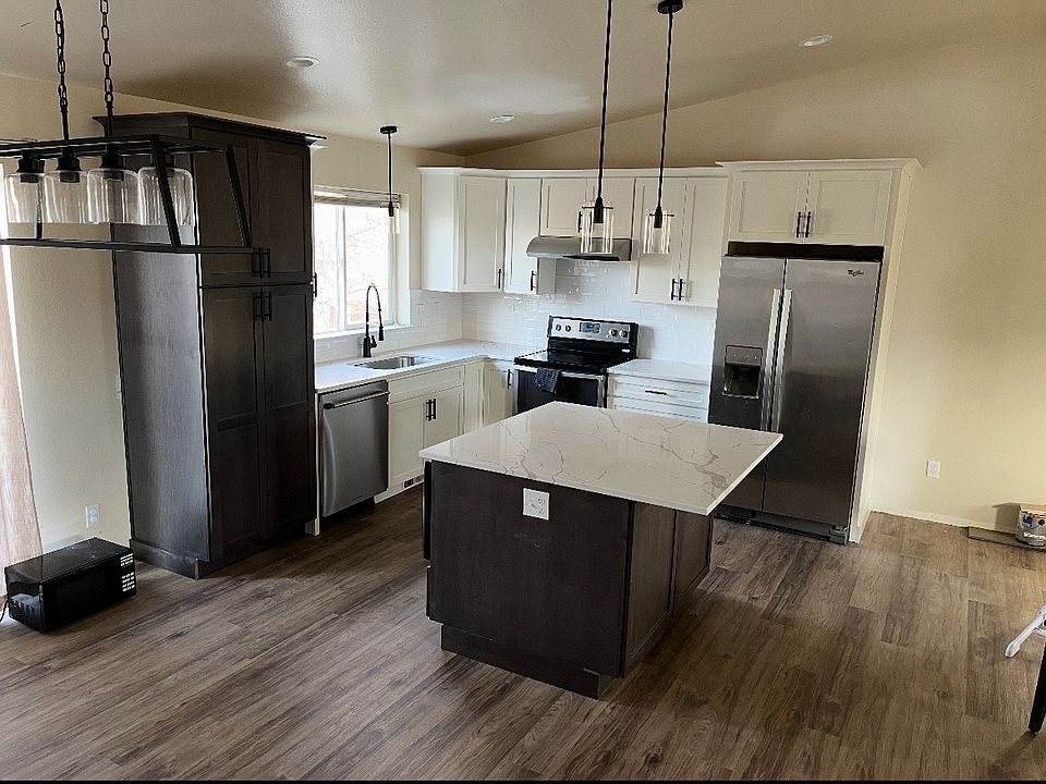 2nd image of 2537 W Versailles Dr