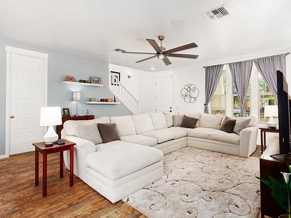 4th image of 14946 W Valentine St