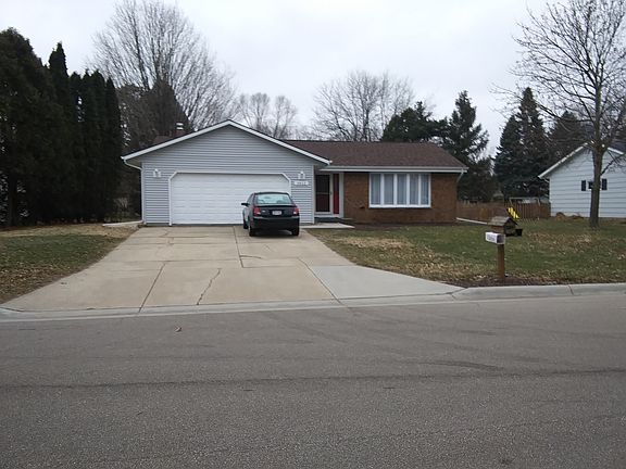 2nd image of 3812 Bryn Mawr Dr