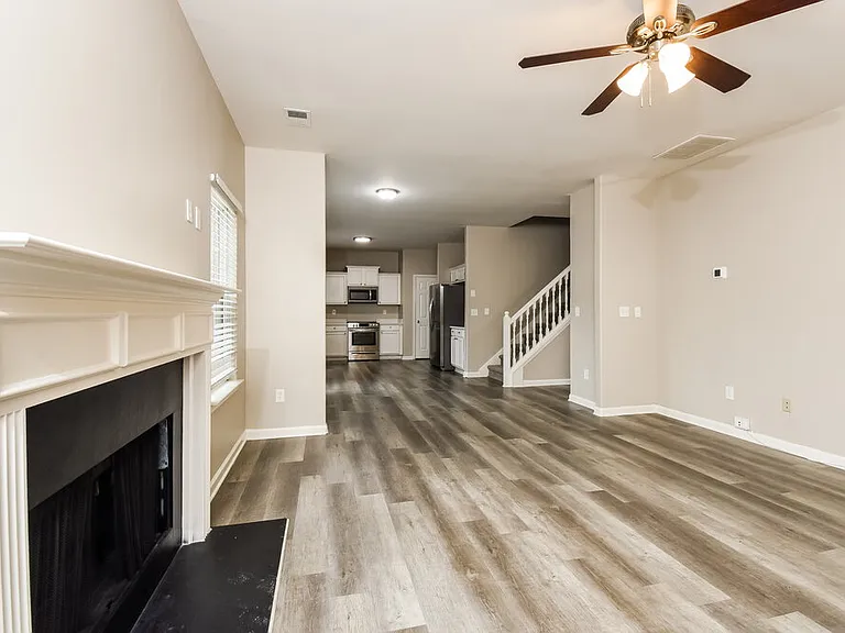 4213 Kenwood Trl — Photo 5