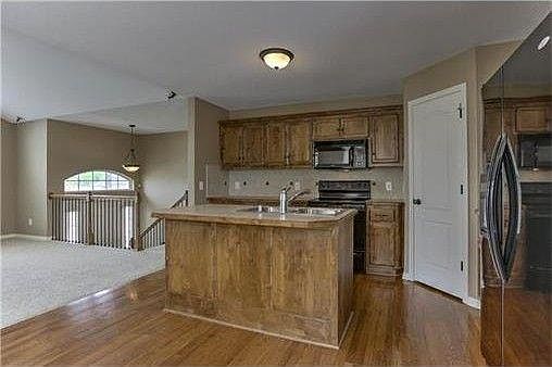 5th image of 8431 N Kensington Ave
