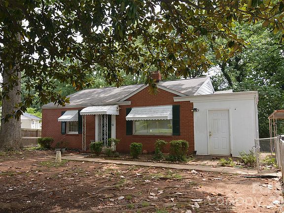 5th image of 2111 Dickens Ave