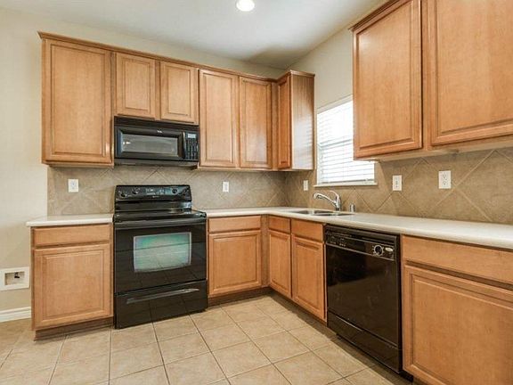 4th image of 624 Lake City Dr