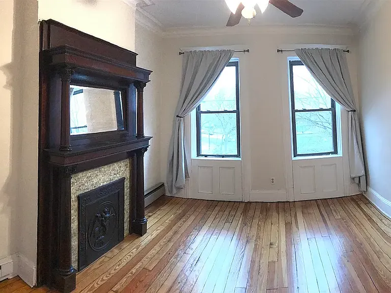 253 8th St #8 — Photo 4