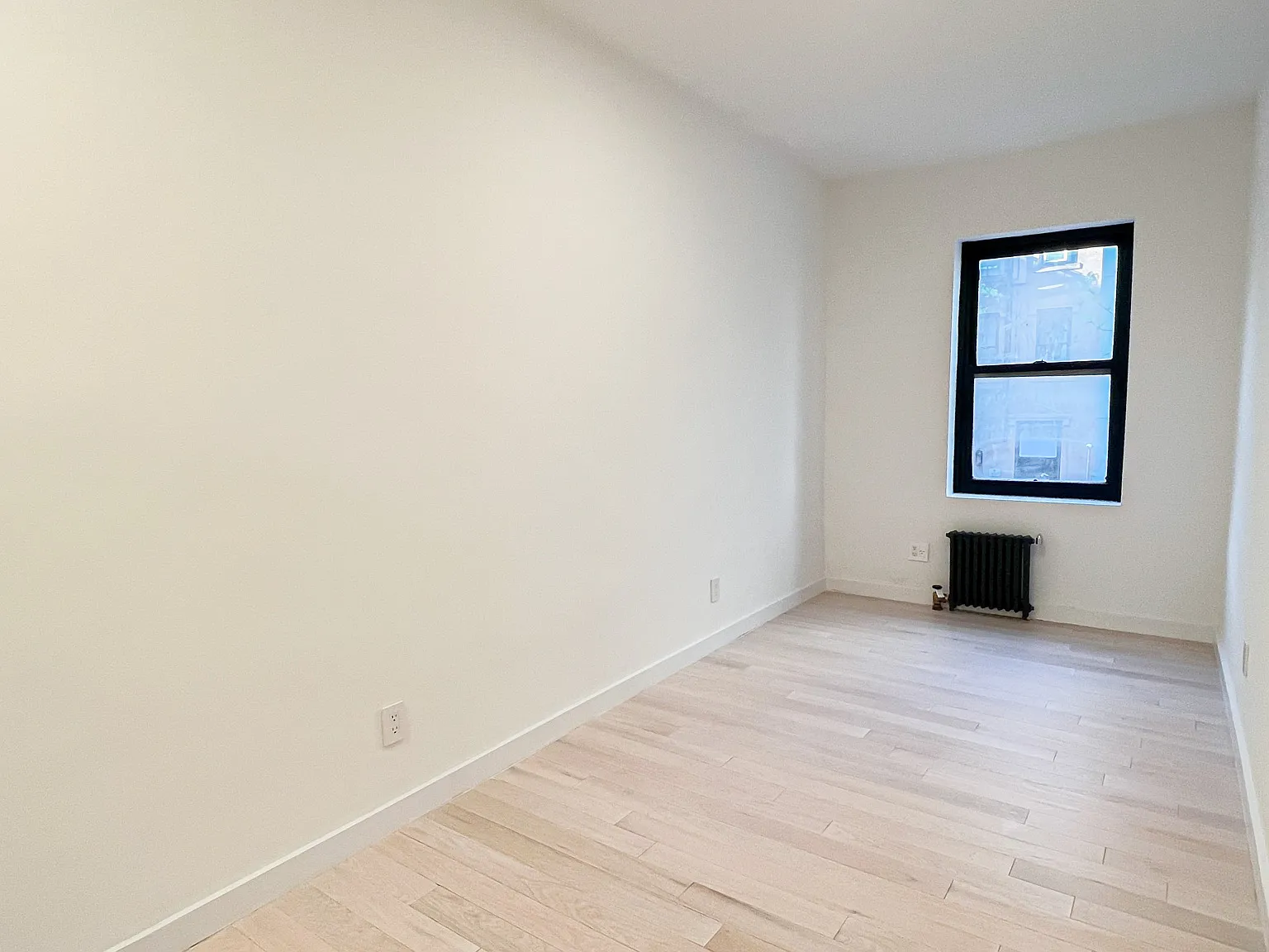 206 West 21st Street — Photo 2