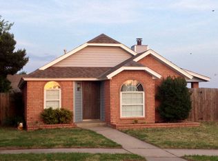2142 Parkview Dr, Moore, OK 73170