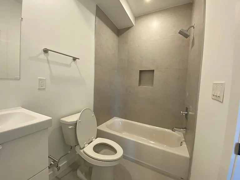 317 N 41st St #2 — Photo 11