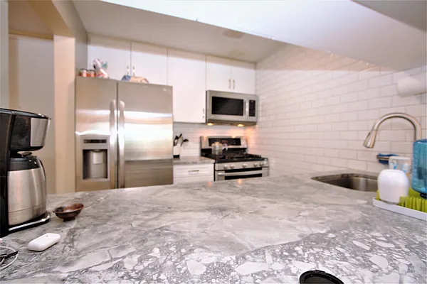 Rented by R New York | media 22