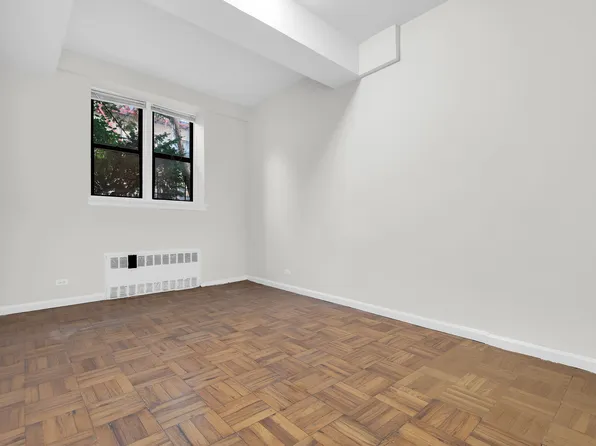 2830 Briggs Avenue image 4 of 6