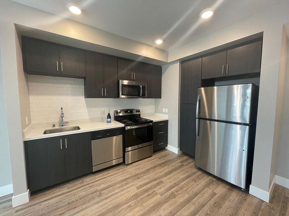 1st image of 555 W Date St #405